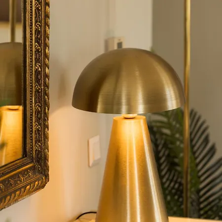 Appartement La Maison Doree - Elegant With Unique View By Binobi! *