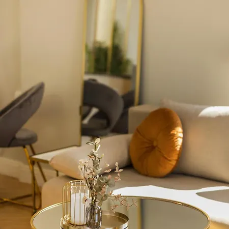 La Maison Doree - Elegant With Unique View By Binobi! Daire