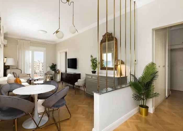 La Maison Dorée - Elegant With Unique View By Binobi!