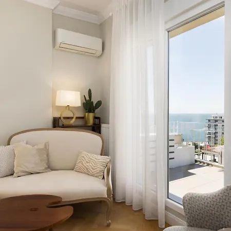 La Maison Doree - Elegant With Unique View By Binobi! Lägenhet