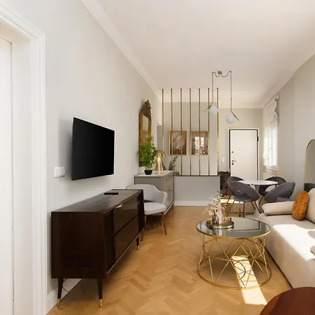 Lägenhet La Maison Doree - Elegant With Unique View By Binobi! *