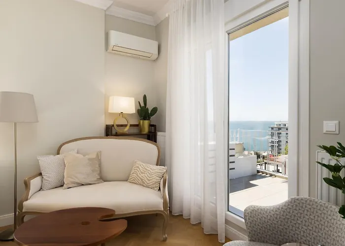 La Maison Doree - Elegant With Unique View By Binobi! Apartament