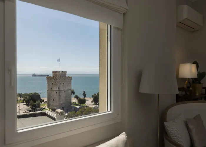 La Maison Doree - Elegant With Unique View By Binobi! Apartament